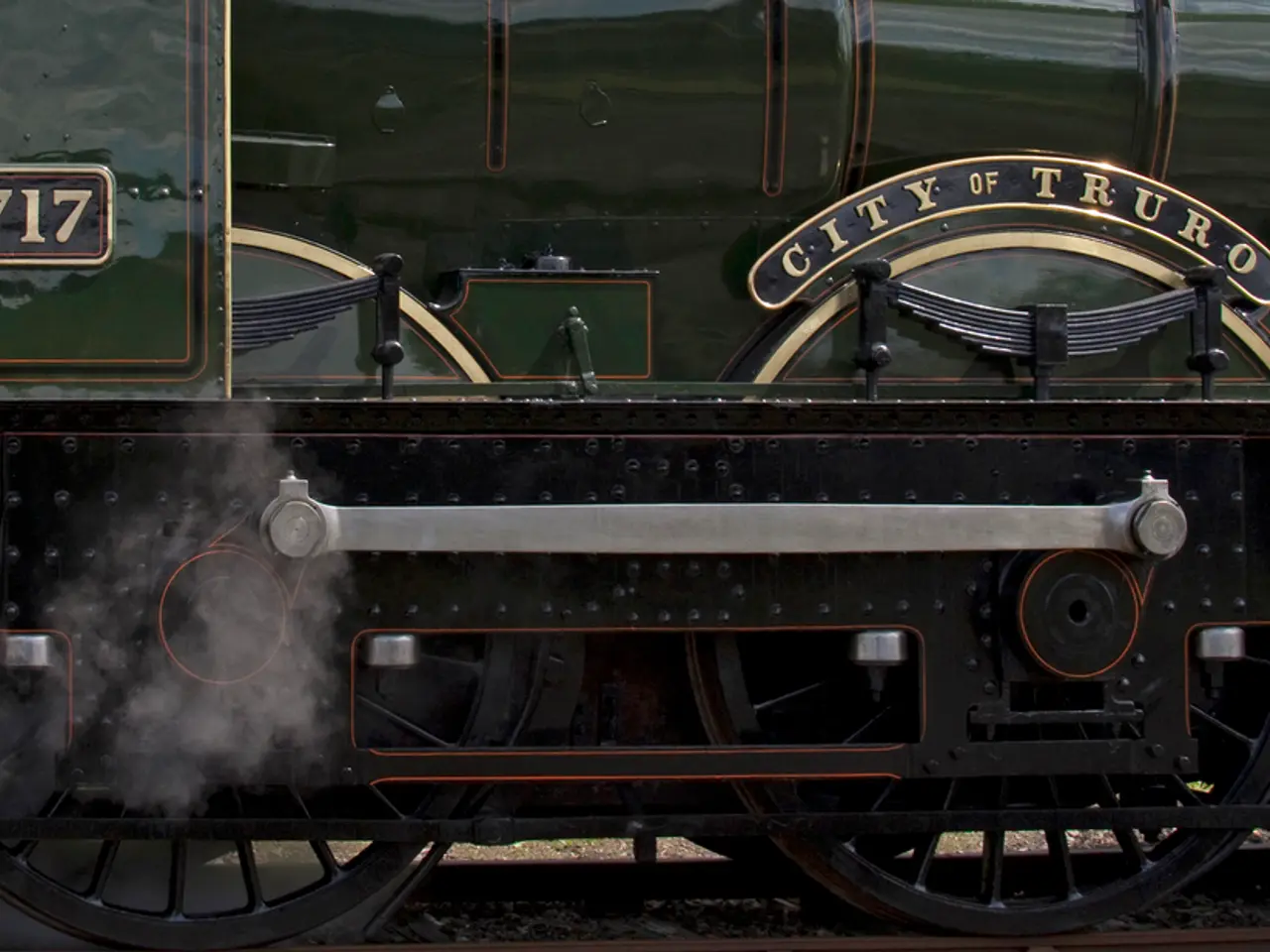 Tragic incident at Bremen's railway crossing results in fatalities