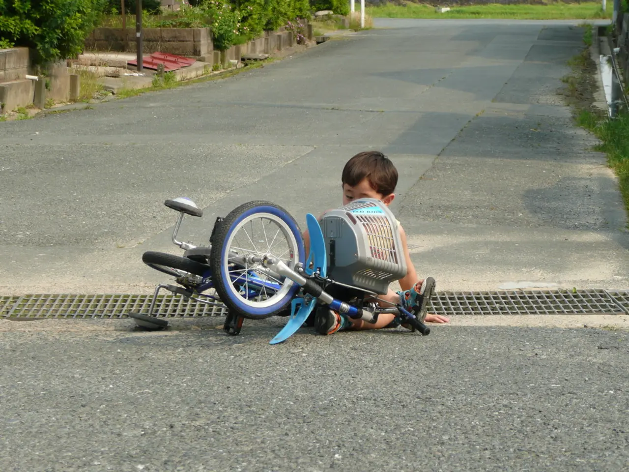 Car-bicycle collision involving a child in Petersberg-Steinau, Ohio, resulting in a road accident