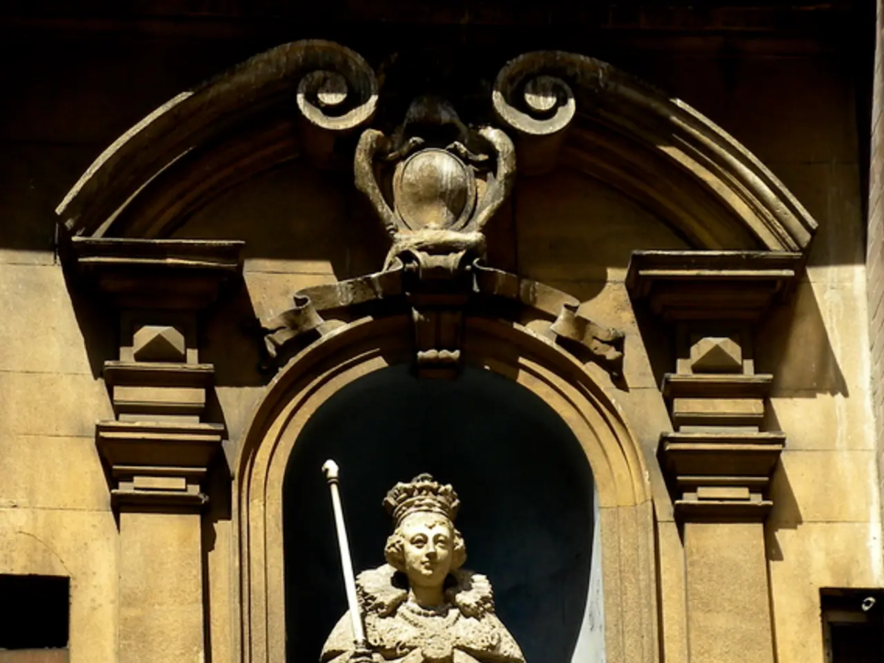 Workers unearthed a 200-kilogram concrete statue of Stalin in Volgograd