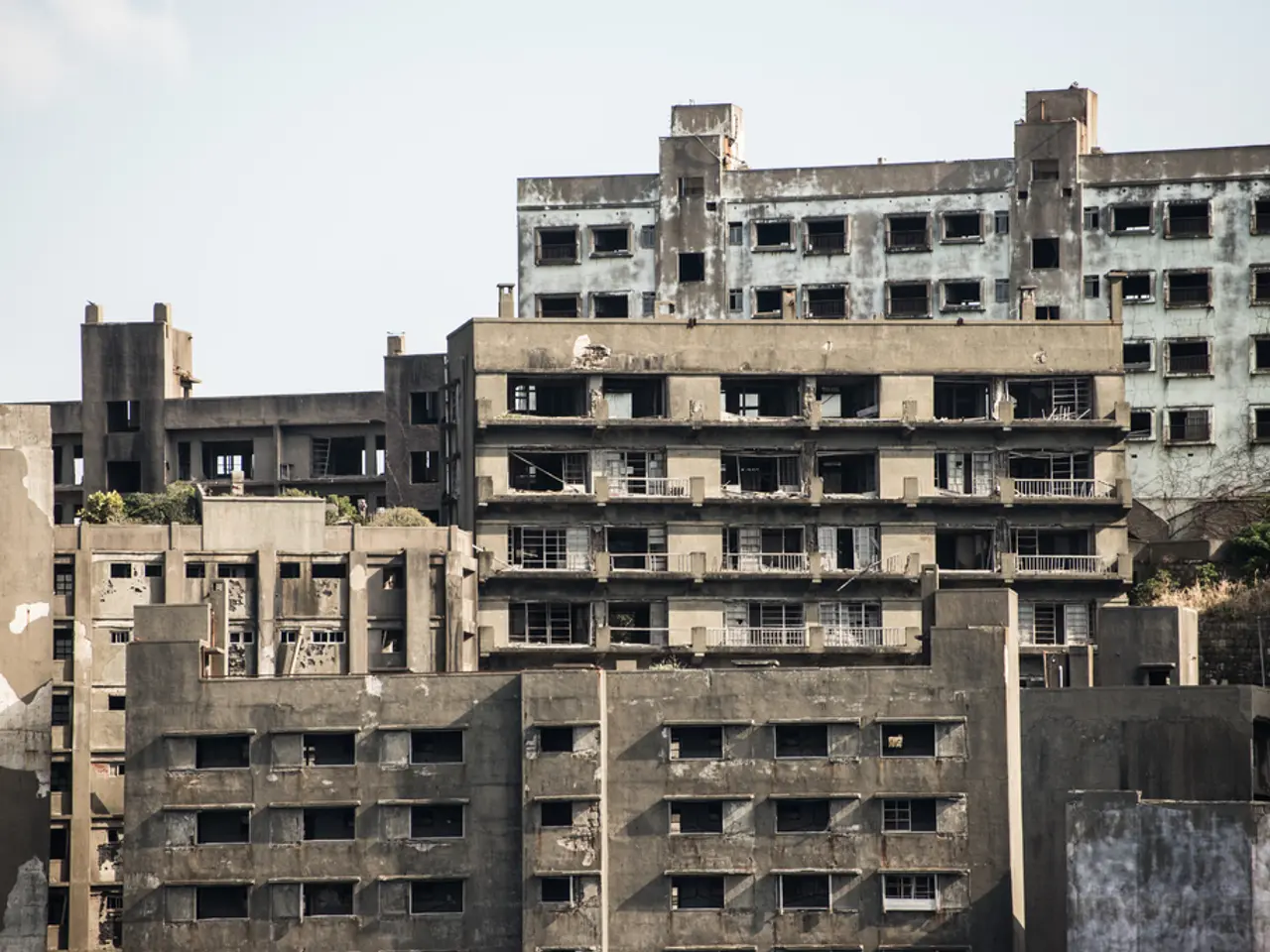 anticipated for a largely sunny day with scattered clouds in Santa Cruz do Sul this coming Sunday...