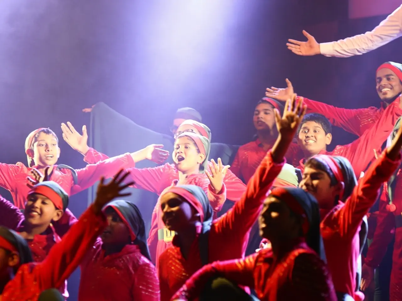 Festive parade unfolds at Burg's residence and masquerade event