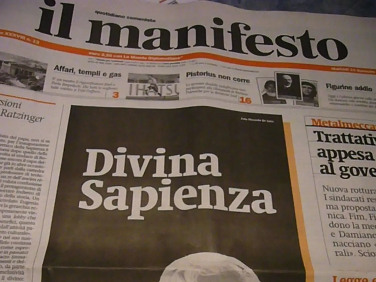 "Paramount enforces a five-day-in-office workweek, prioritizing cost reductions"