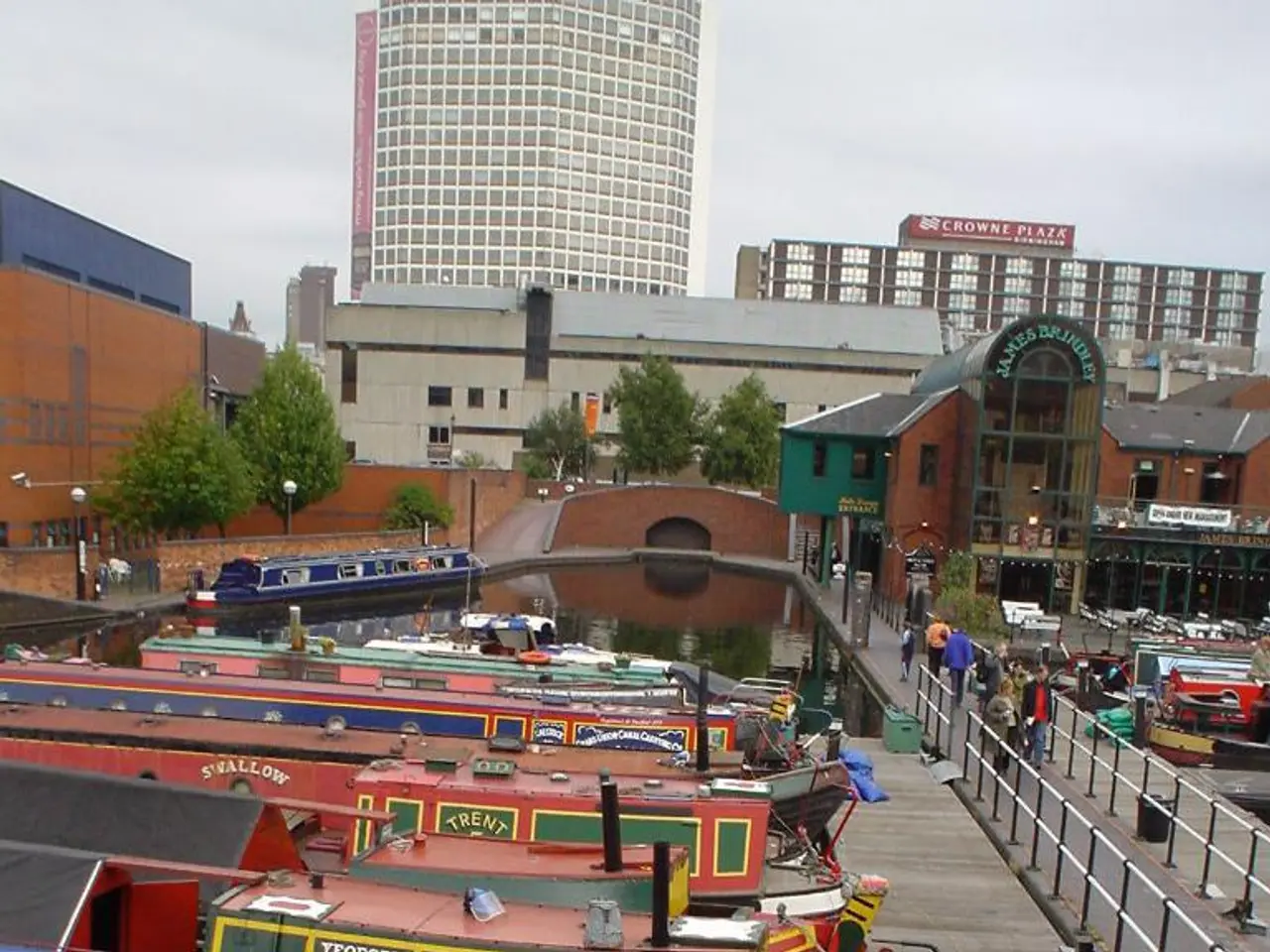 Seniors at North Horner High School investigated the recently constructed Weser lock