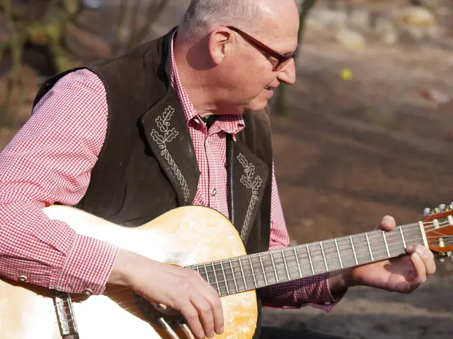 Inquiring about the ideal weight for a Les Paul guitar, and whether it's possible for a guitar to...