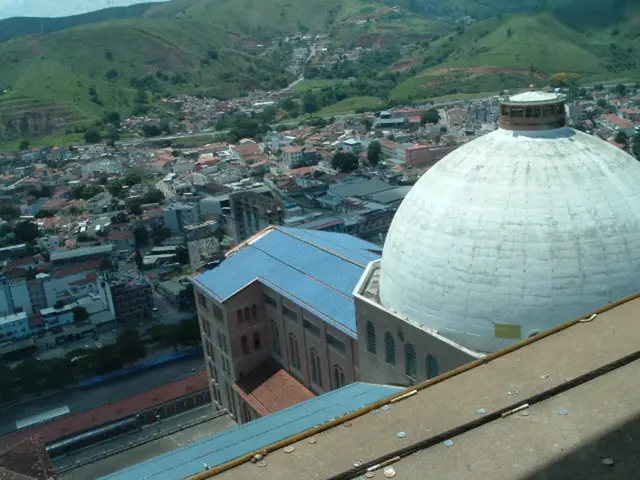 Exploring the Digital Treasure Hunt: Navigating the Complexities of Cryptocurrency Markets