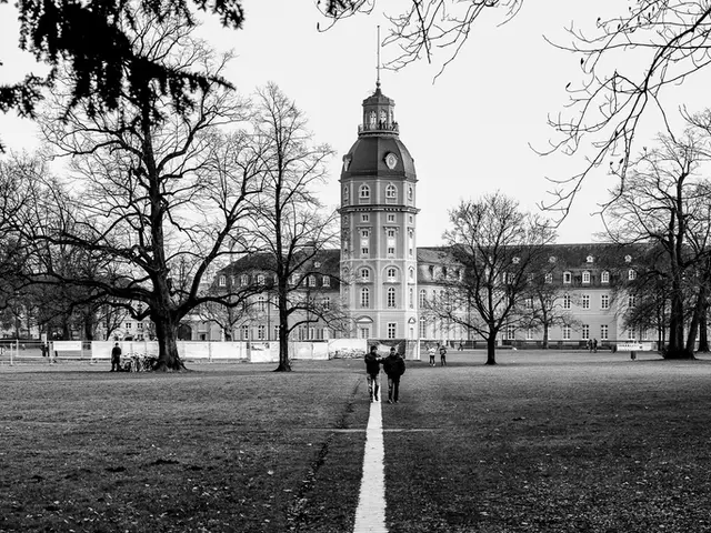 In the present era, the Hagens join the ranks of an artistic creation entitled "People of the 21st...