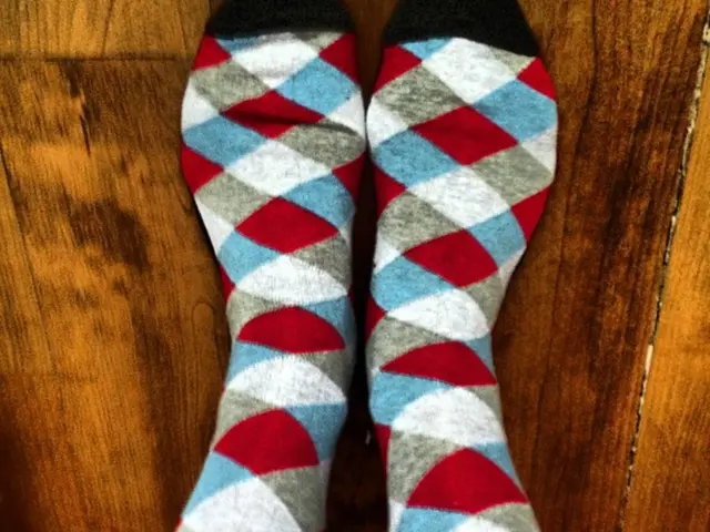 Record-breaking longest leash among Zeulenroda tribes featuring socks