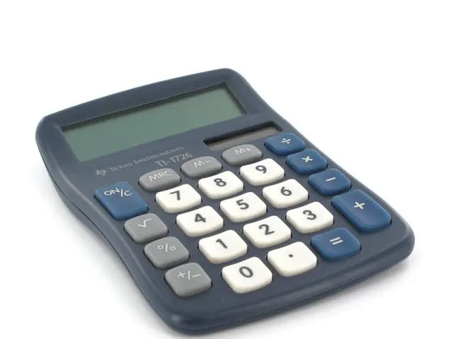 Utilizing a Term Life Insurance Calculator aids in selecting an appropriate ₹1 Crore policy