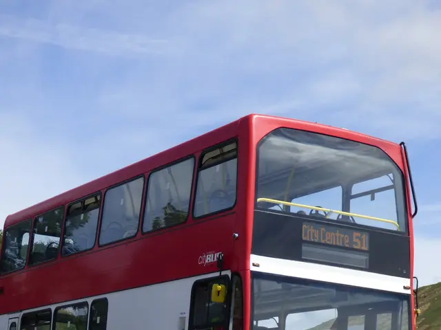 Traffic speed restricted to 30 km/h on Richard-Zandersstraße for noise reduction and safety...