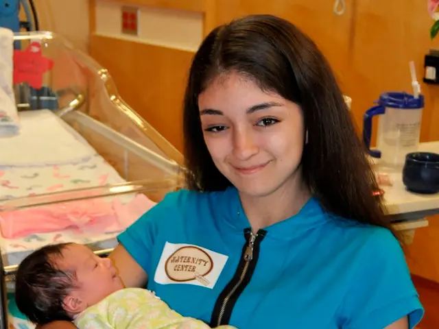 Encouraging individuals in the transition to parenthood through feeling strengthened and backed up