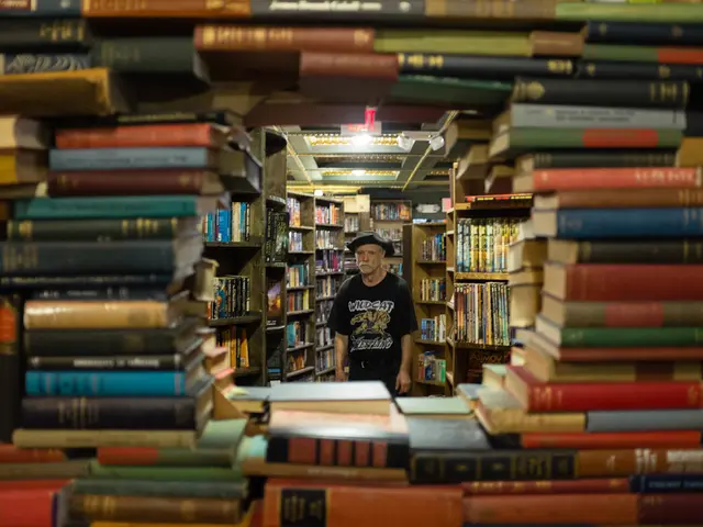 Senior citizen is targeted in bookstore heist by an individual