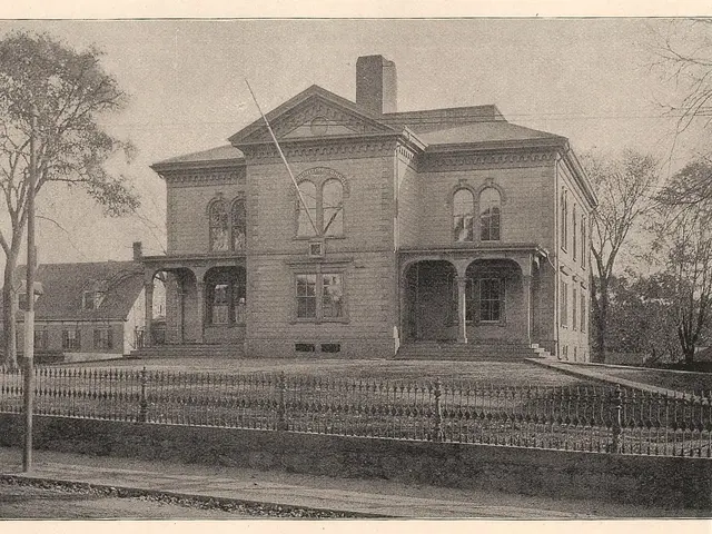 Alternative Fencing Solutions for Multi-Unit Buildings and Shared Areas