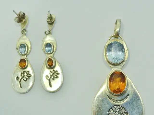 Twenty-six fashionable items to adorn for Valentine's Day celebration