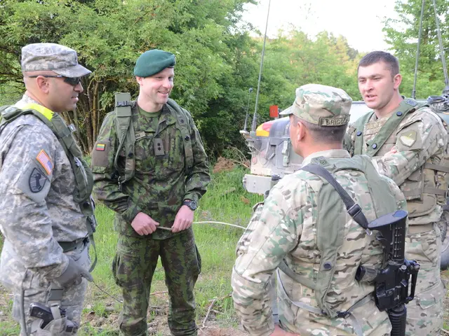 Kitchen worker and serving attendant