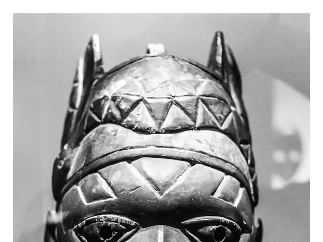 Home facial device favored by Gillian Anderson wins endorsement, impressing us alike