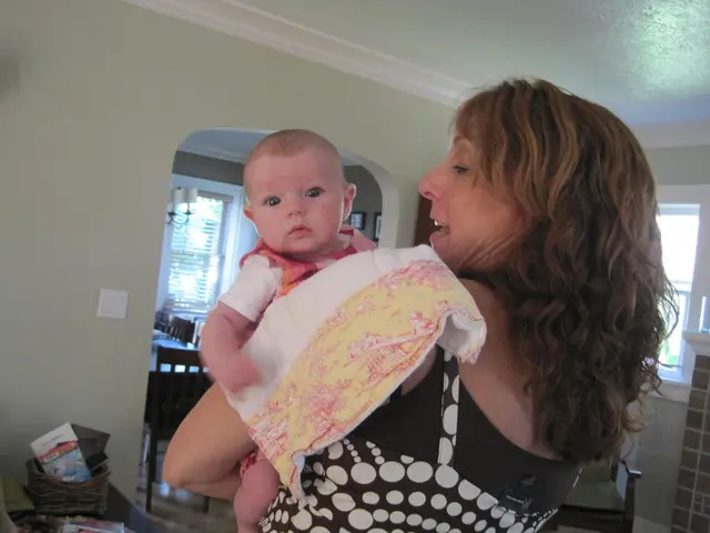 Pregnant partner of Pete Davidson, Elsie Hewitt, reveals expanding belly in charming holiday...