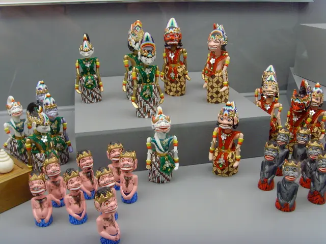 Unveiled: A Puppet Version of Snow White with a Shortened Script Titled "Dwarfs Cut" - Wishing to...