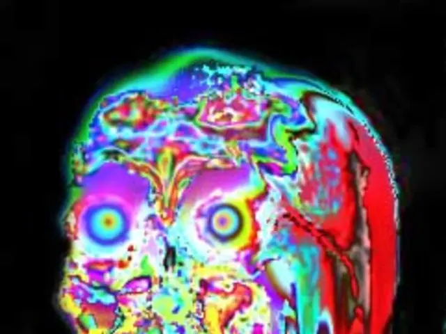 Surgeon Performs Operation on Brain Using "Pech"