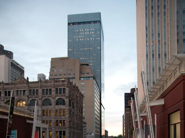 Economic Indicator Shows Slight Improvement but No Full-Scale Recovery