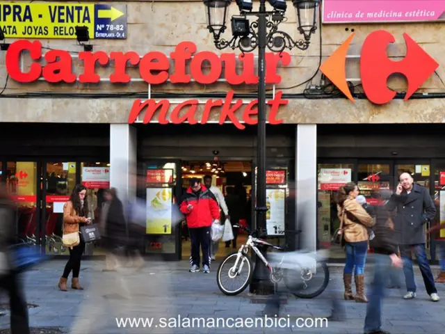 "Revitalizing Zehlendorf's Center: A Supermarket's Strategy for Filling the Void at Lidl"