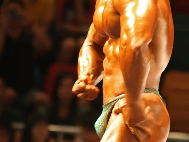 Daily Exercise Routine of Elle Macpherson Lasts 4 Minutes