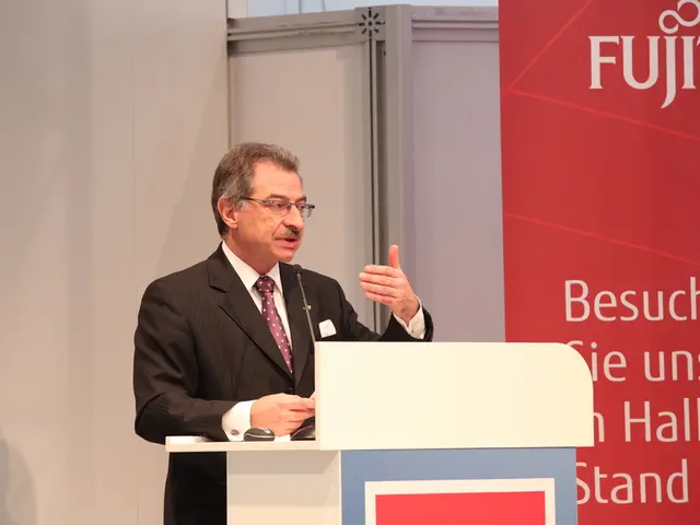 TeamPrincipal of Red Bull responds to persistent inquiry concerning Verstappen and Hadjar relation