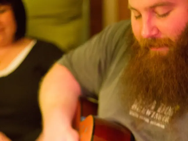 Scooter Braun showed intense interest in and actively pursued actress Sydney Sweeney following Jeff...