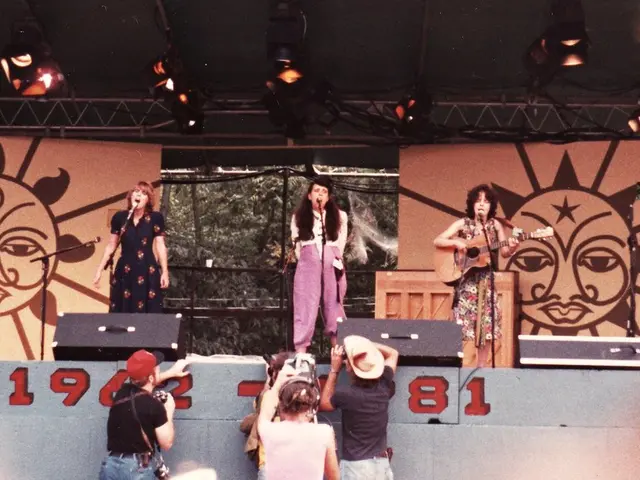 New track released by Florence Road titled "Break The Girl" showcases a relaxed, breezy vibe