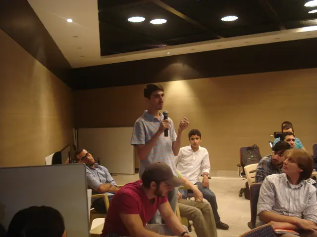 Butt, the Jusos chairman, halts his activities.