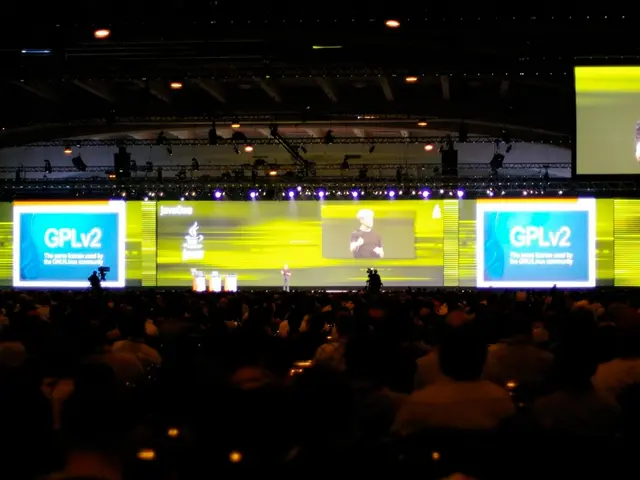 Vineyard Theatre's Artistic Director, Douglas Aibel, Resigns (Exclusive)