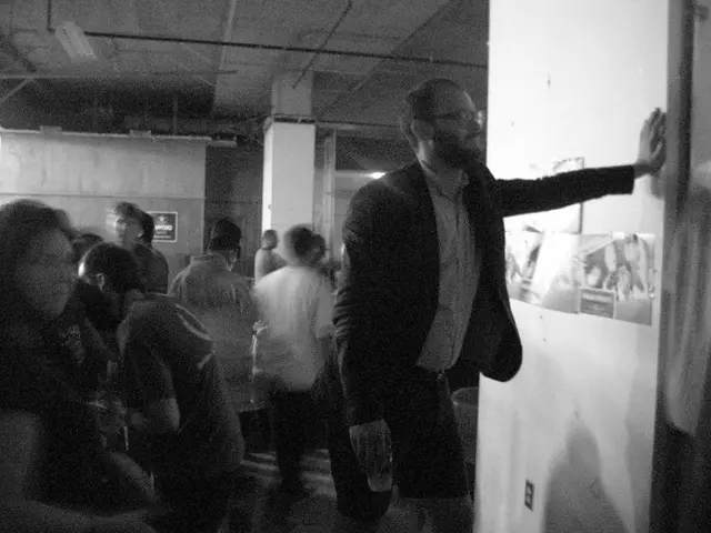 Apartment Theft in Bonn-Beuel: Authorities Investigating, Seeking Potential Witnesses