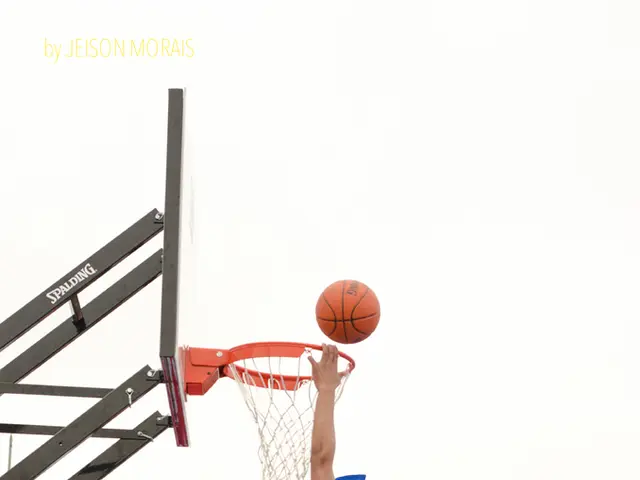 Basketball team loses grip on group victory; Portugal's triumph within reach