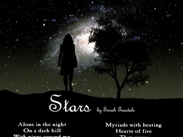 Over 225 affectionate nighttime messages to share with her, promoting sweet slumber dreams