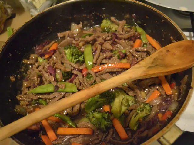 Tool Popular for Thanksgiving: Aid Against Vegetable Chopping-Related Hand Discomfort