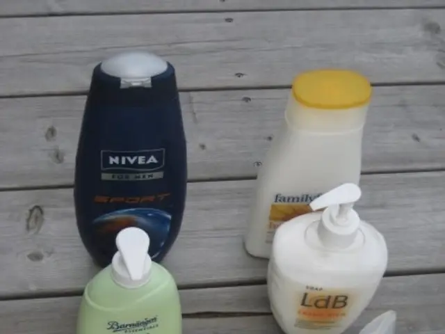 Methods for controlling oily hair naturally