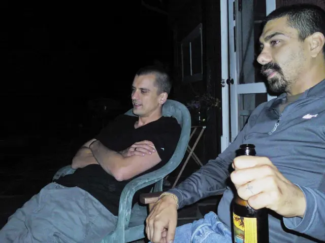 Suspect Escape Following Act of Bottle-Throwing Incident by Culprit