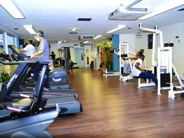 A Fitness Professional Reveals a Five-Exercise Routine for the Abdominals, Focused on Enhancing...