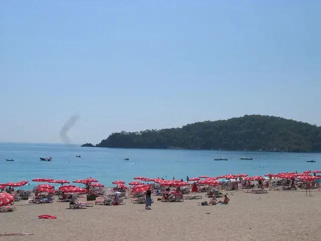 Seventeen individuals found adrift after their kayak capsized and sank