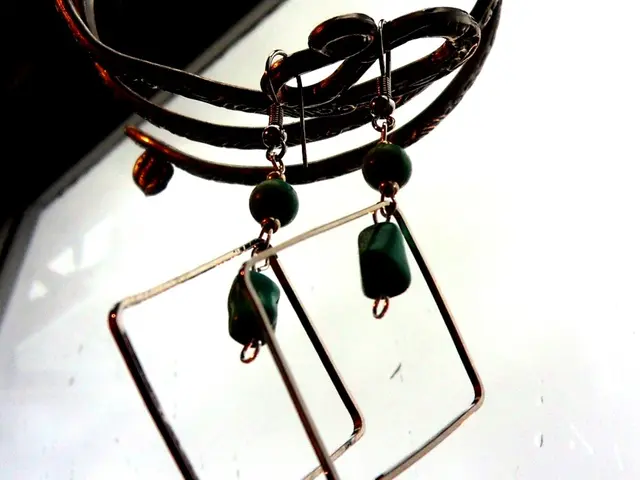 Samsung's AI Translating Earbuds Now Available for $74.99 at Woot