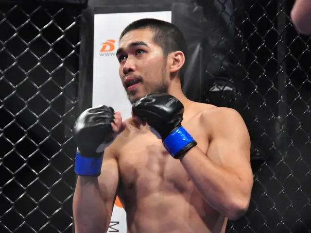 Dickinson's potential victory over rival Troy Williamson forecasted, along with odds and wagering...