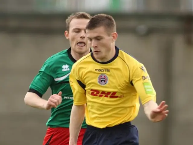 VfB Bottrop and Fortuna encounter a challenging match – Fuhlenbrock receives Hirschkamp in football...