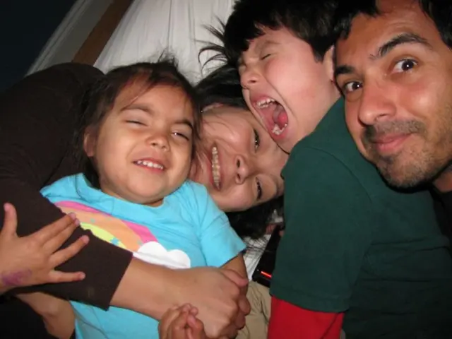 Early Movement Restriction Signs Identified in Parkinson's Disease via Video Analysis