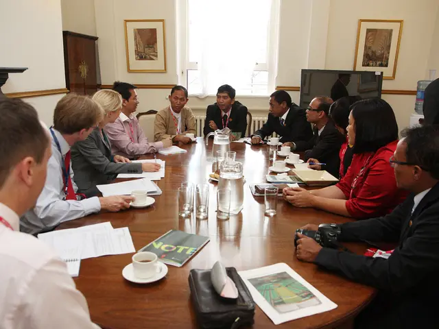 Ashton Bentley presents a two-tiered teleconferencing system for Halkin Mainframe in London