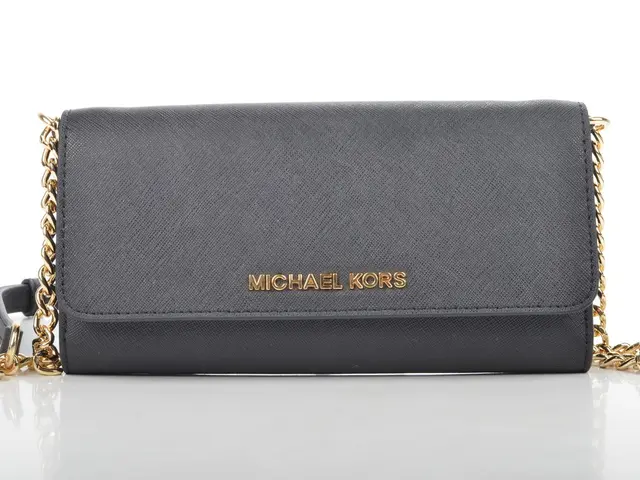 Michael Kors Outlet offers an abundant selection of fall styles at affordable prices below $100