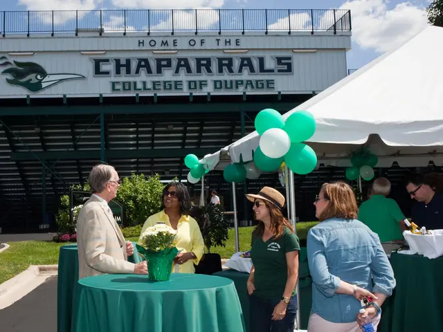 Encouraging First-Year Students to Embrace the Unexpected during Convocation Ceremony