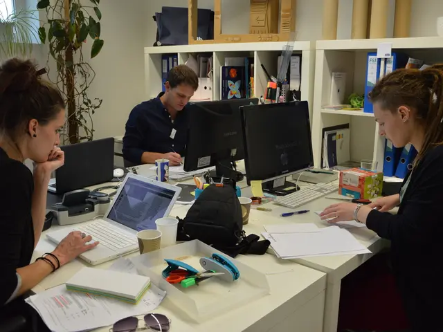 Guide to Maintaining Your Health During Office Workdays