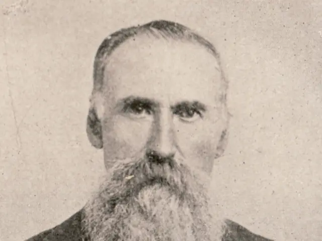 Barber's Guide for Shaping Up That Facial Hair