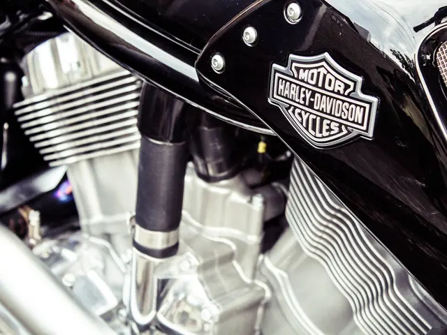 New Model of Royal Enfield's Hunter 350 Unveiled, Mid-Level Version Now Retails at 177,000 Indian...