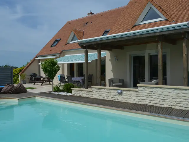 Solar Power Advantages in LEED-Certified Structures for USGBC LEED Green Associates: Solar...