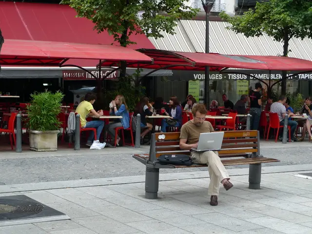 West Street Showcases an Onlooker Obsessed with Public Display